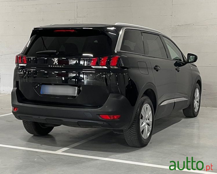 2020' Peugeot 5008 1.5 Bluehdi Style photo #3