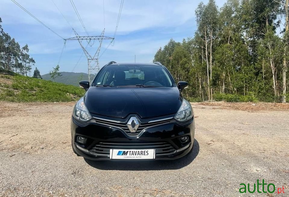 2018' Renault Clio Sport Tourer photo #3