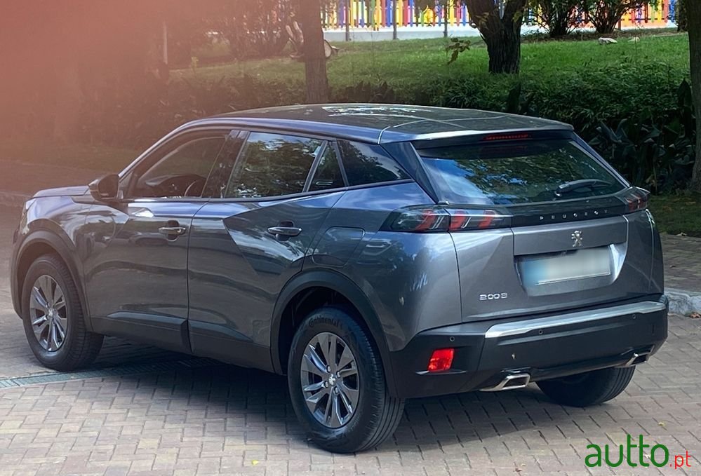 2020' Peugeot 2008 photo #4