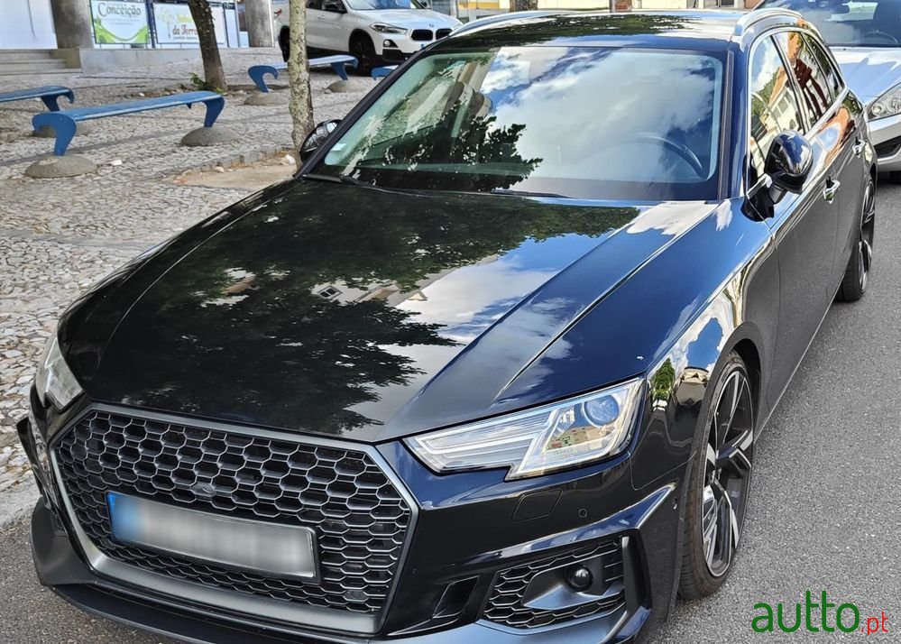 2017' Audi A4 Avant photo #1