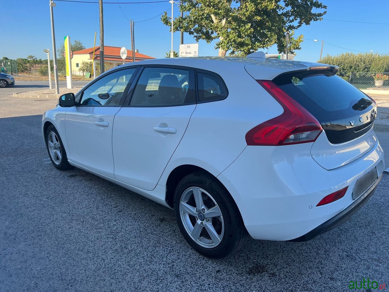2014' Volvo V40 photo #3
