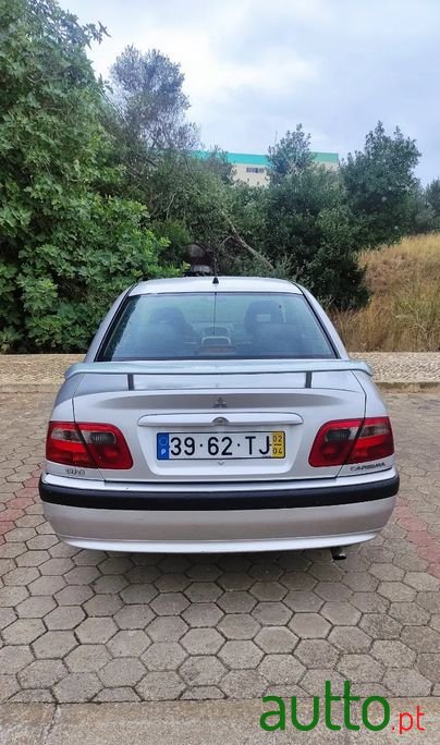 2002' Mitsubishi Carisma photo #3