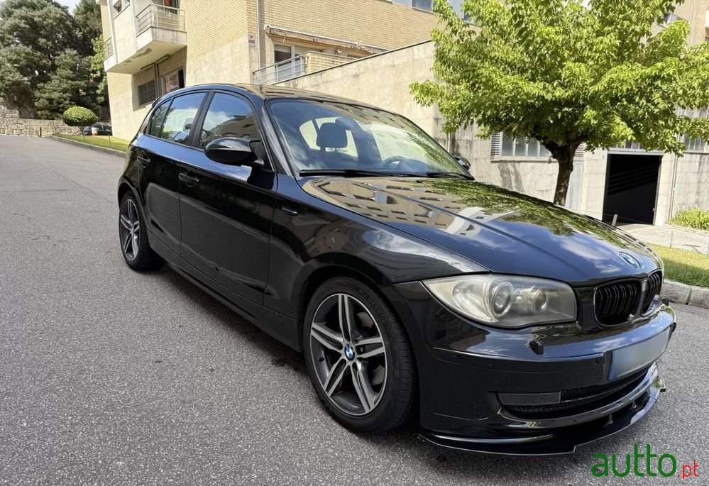 2008' BMW Série 1 D photo #2
