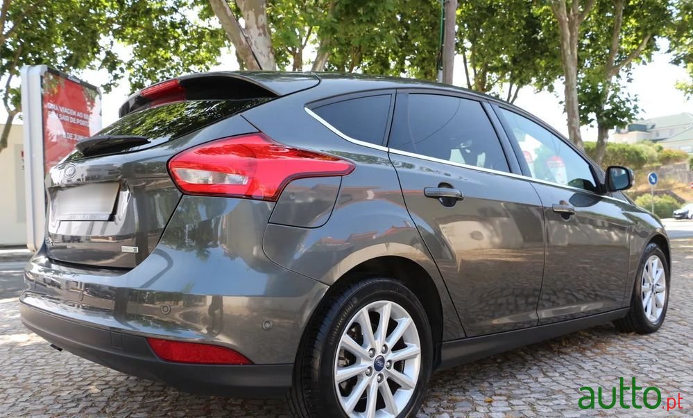 2015' Ford Focus 1.0 Scti Titanium photo #6