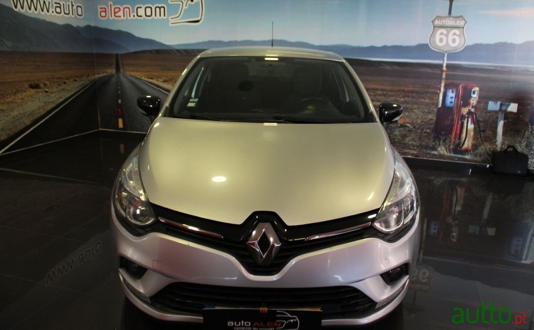 2017' Renault Clio photo #2
