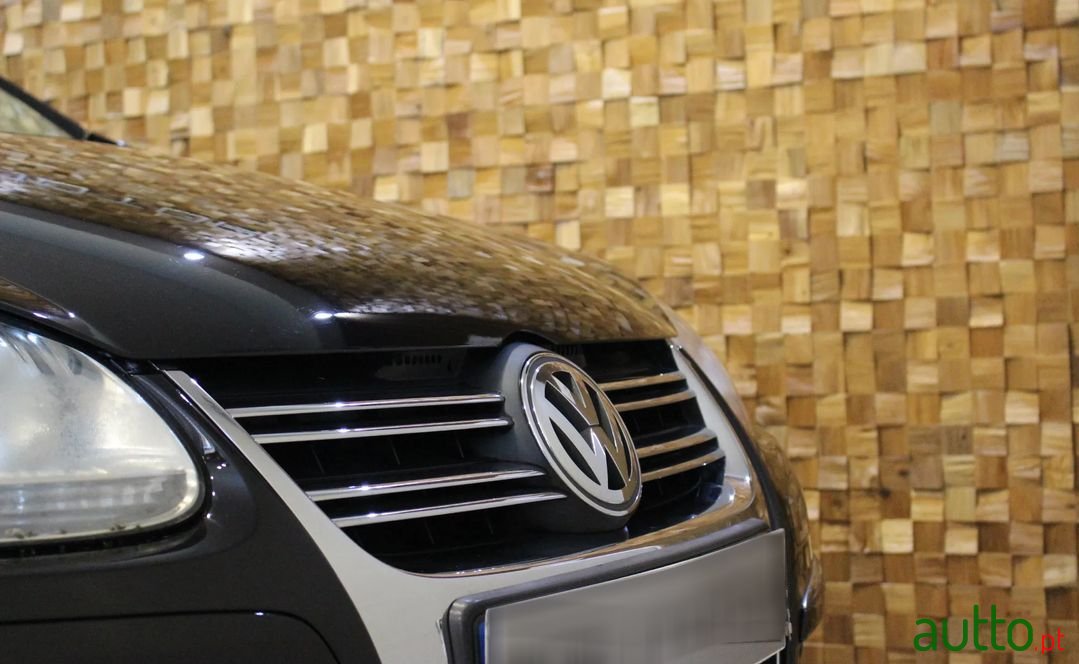 2007' Volkswagen Jetta photo #3