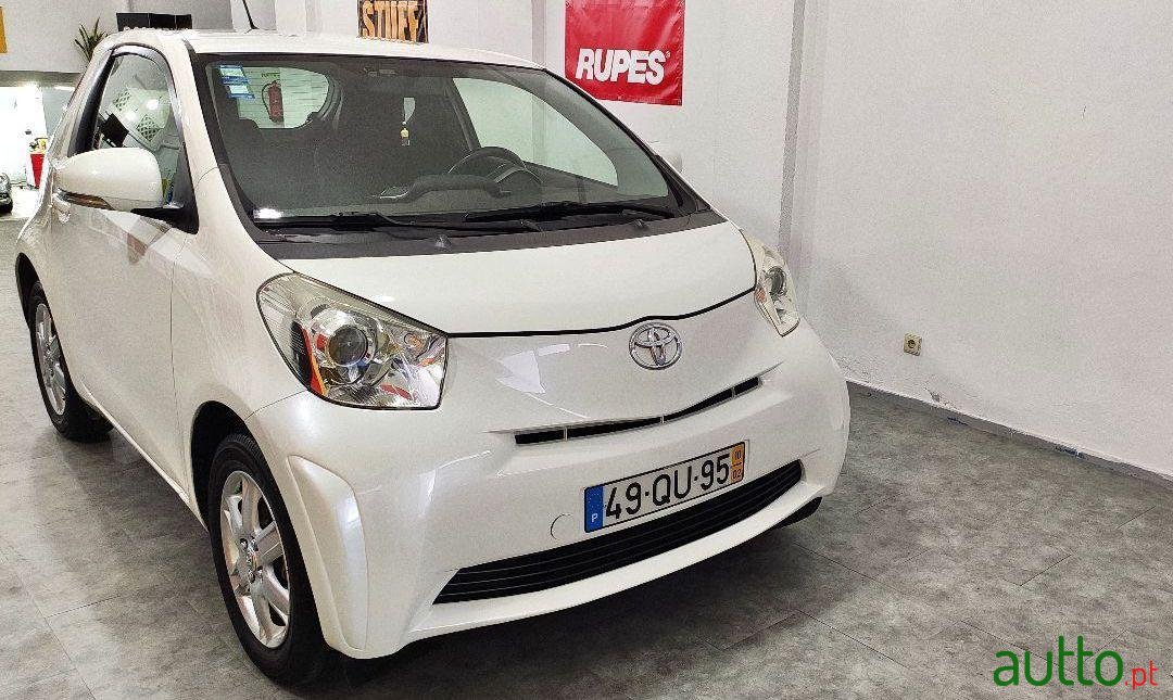 2010' Toyota iQ photo #3