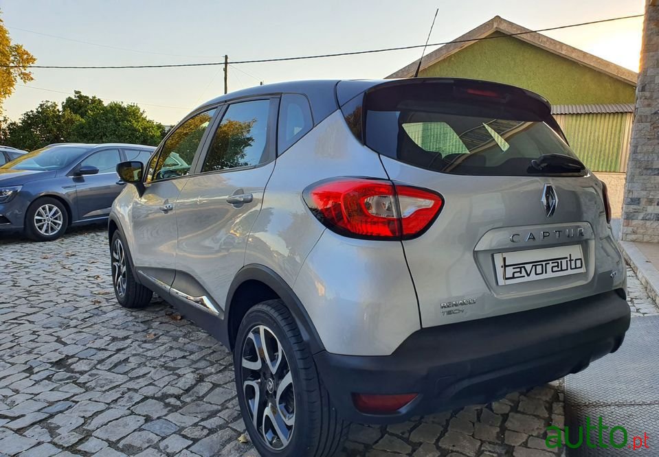 2015' Renault Captur photo #5