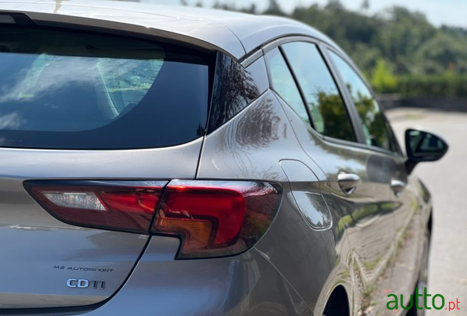 2016' Opel Astra photo #6