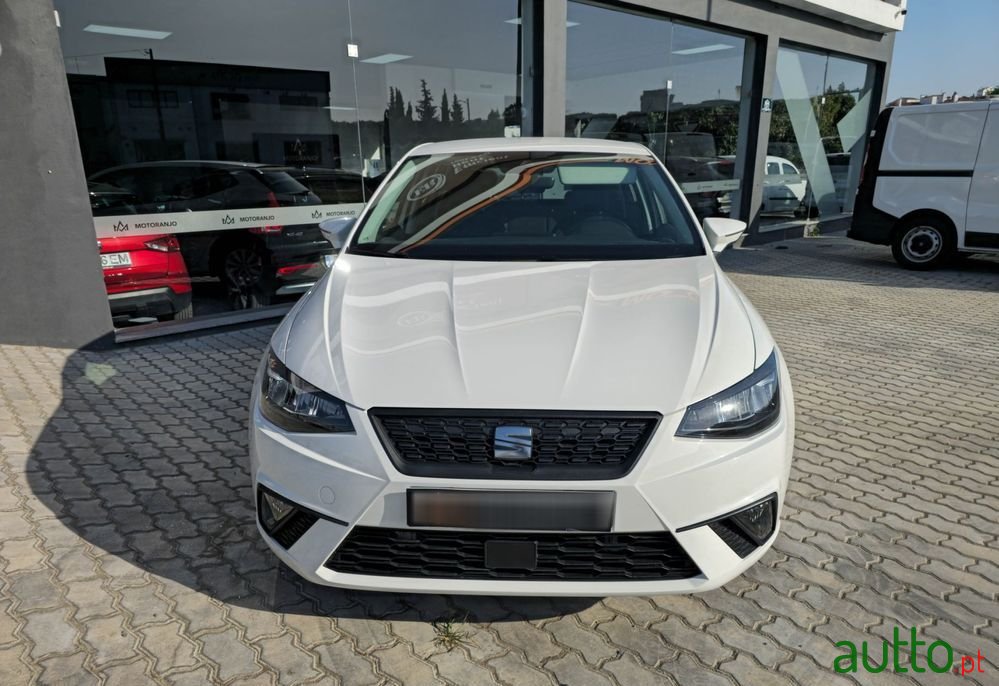 2023' SEAT Ibiza 1.0 Tsi Style Dsg photo #2