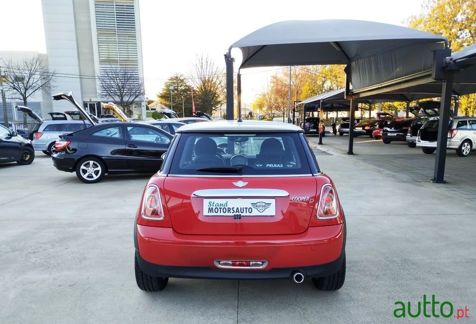 2011' MINI Cooper photo #5