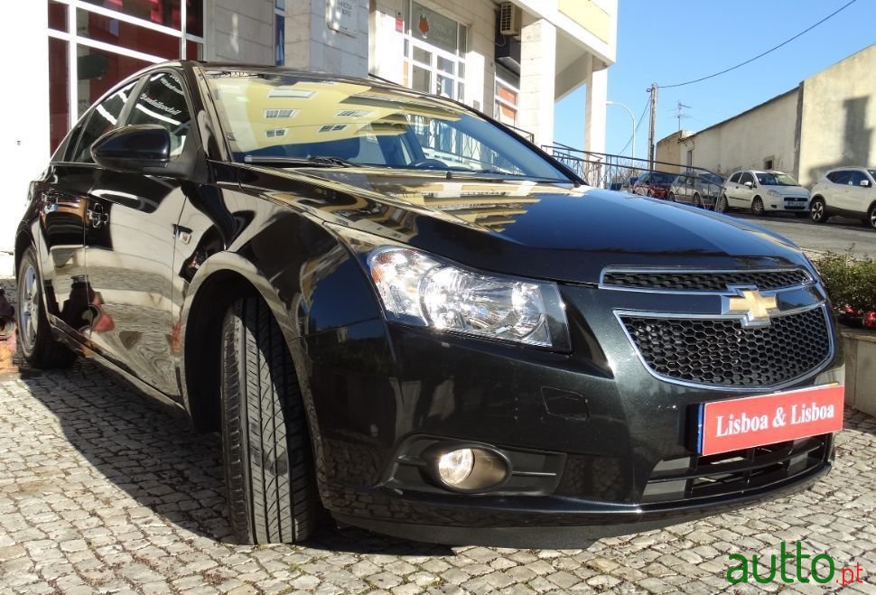 2010' Chevrolet Cruze photo #4