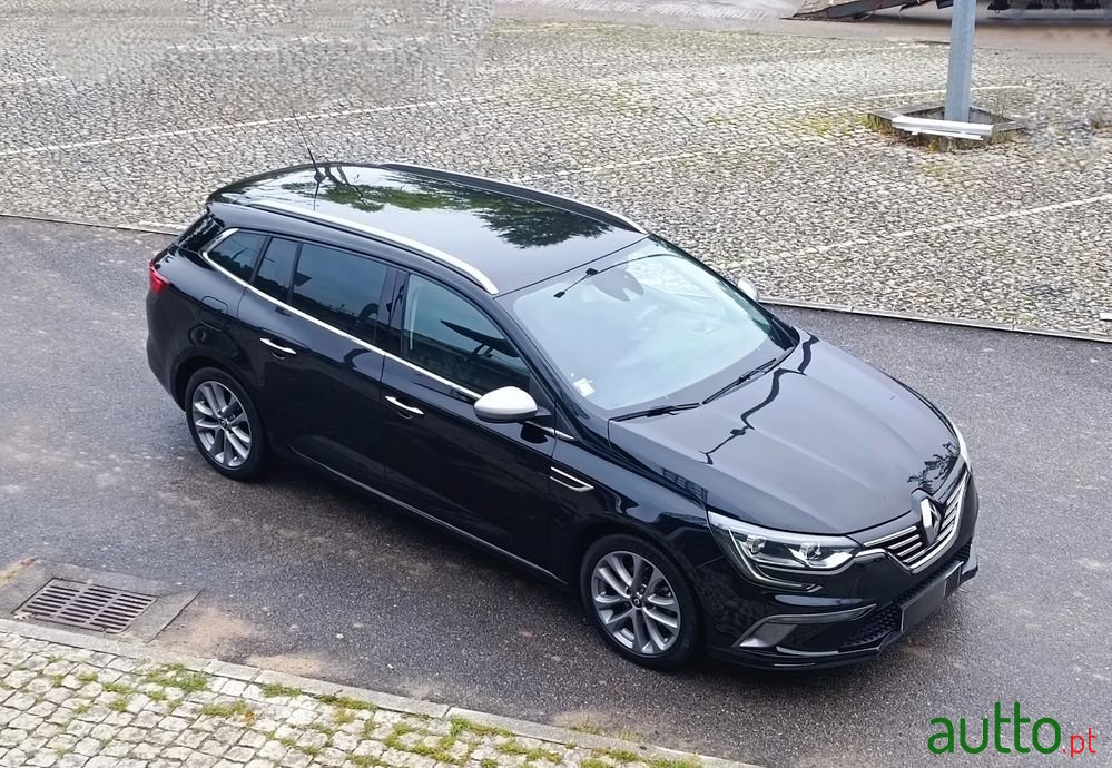 2016' Renault Megane Sport Tourer photo #2