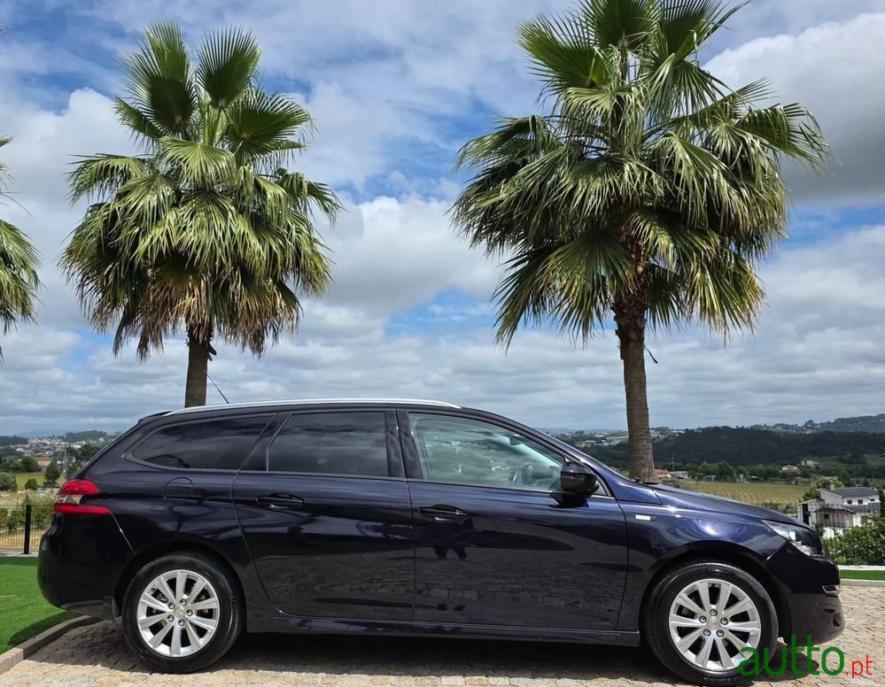 2016' Peugeot 308 Sw photo #2