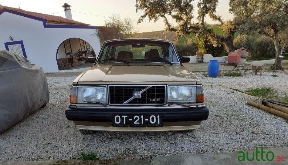 1982' Volvo 244 photo #1