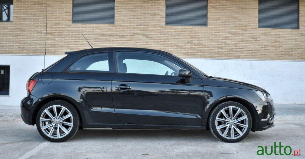 2011' Audi A1 S-Tronic Sport photo #2