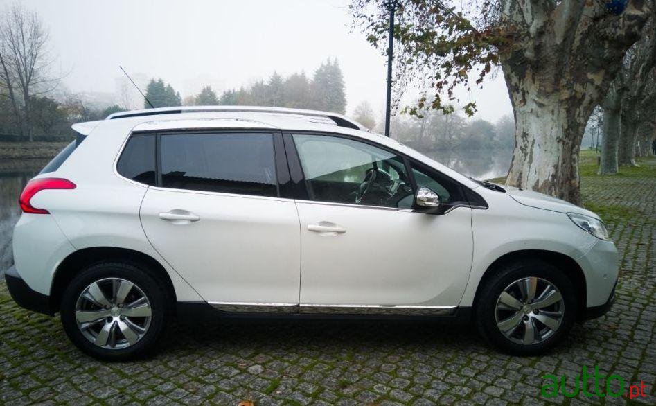 2016' Peugeot 2008 photo #3