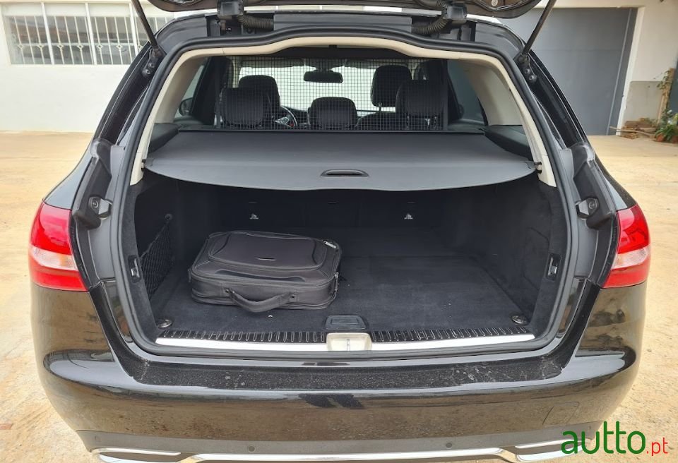 2016' Mercedes-Benz C-180 photo #5