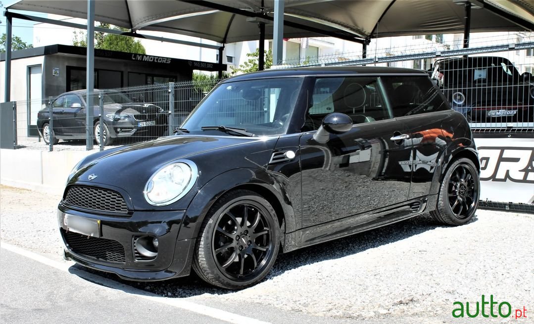 2009' MINI Cooper D photo #3