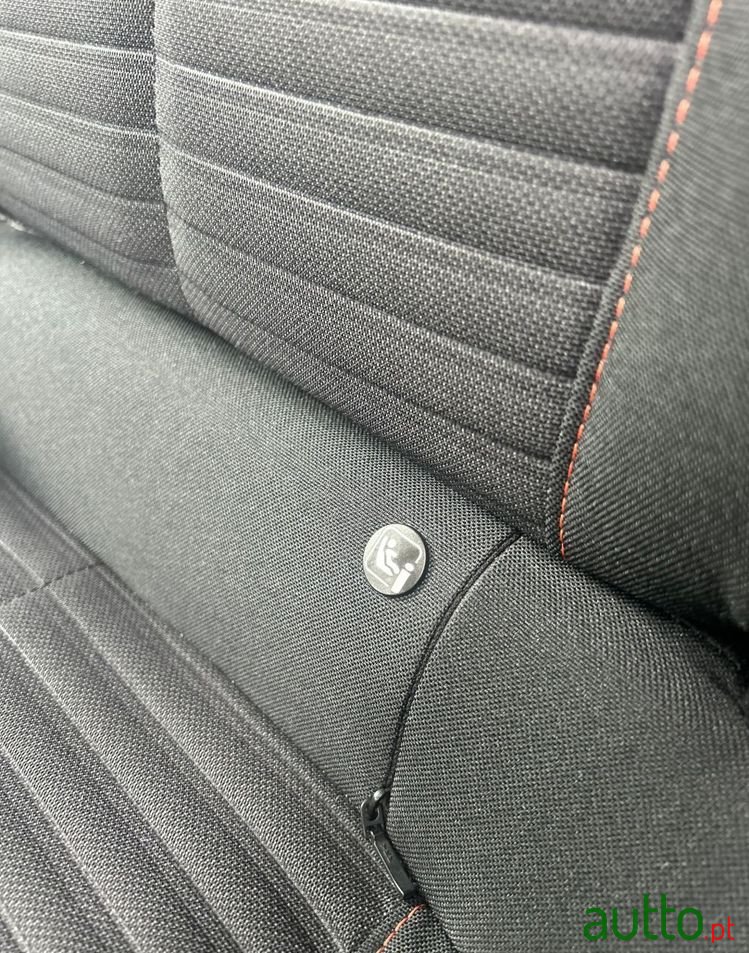 2020' Peugeot 208 photo #6