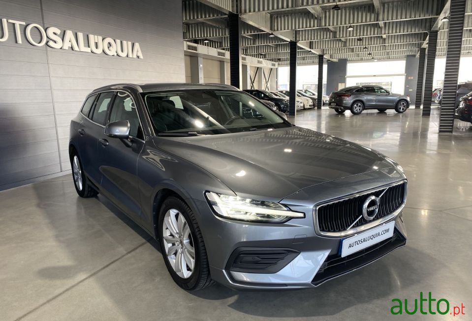 2019' Volvo V60 photo #6