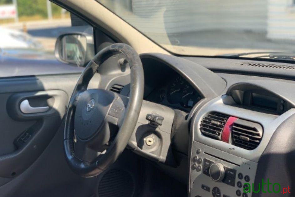 2005' Opel Corsa 1.3 Cdti Enjoy photo #2