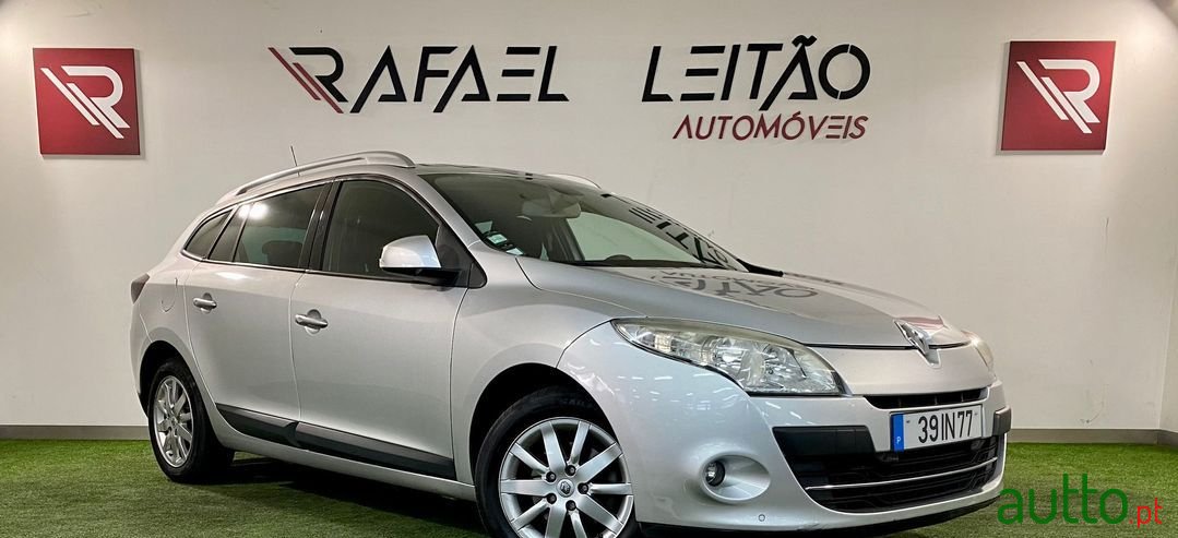 2009' Renault Megane Sport Tourer photo #3