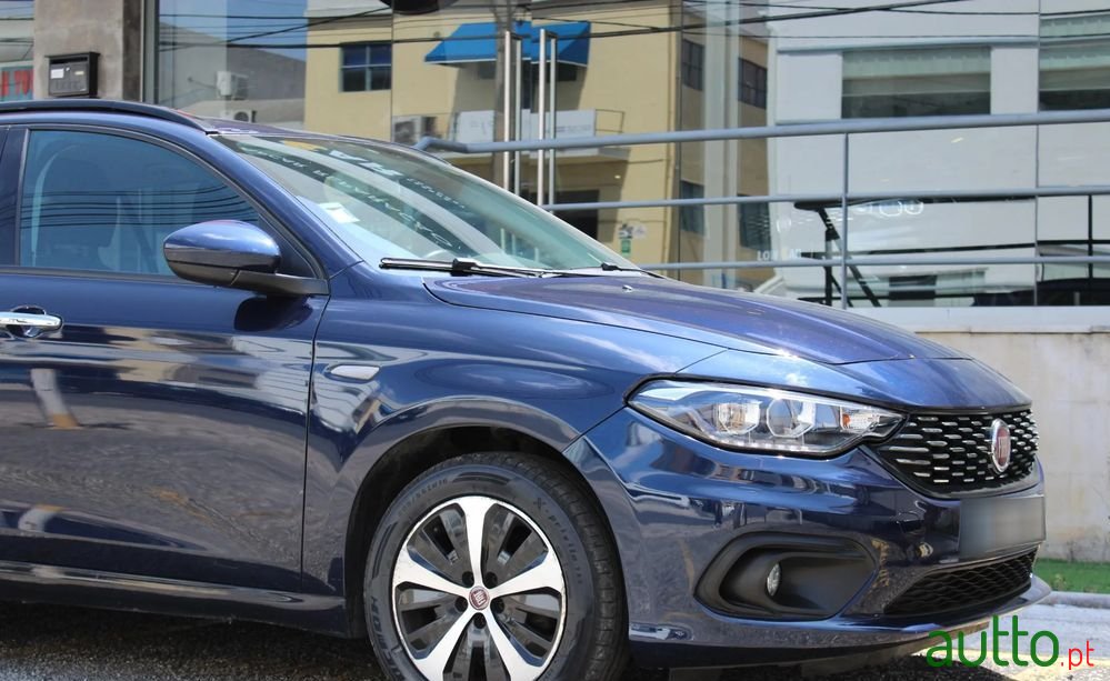 2018' Fiat Tipo Station Wagon photo #1