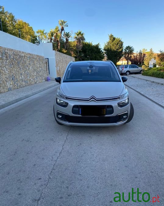 2018' Citroen Grand C4 Spacetourer photo #5