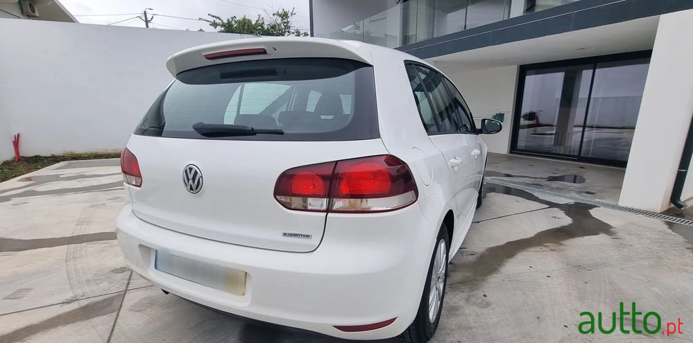 2011' Volkswagen Golf photo #4