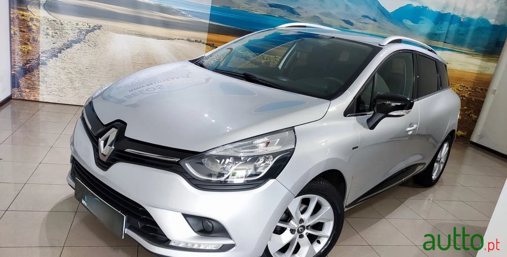 2017' Renault Clio Sport Tourer photo #3