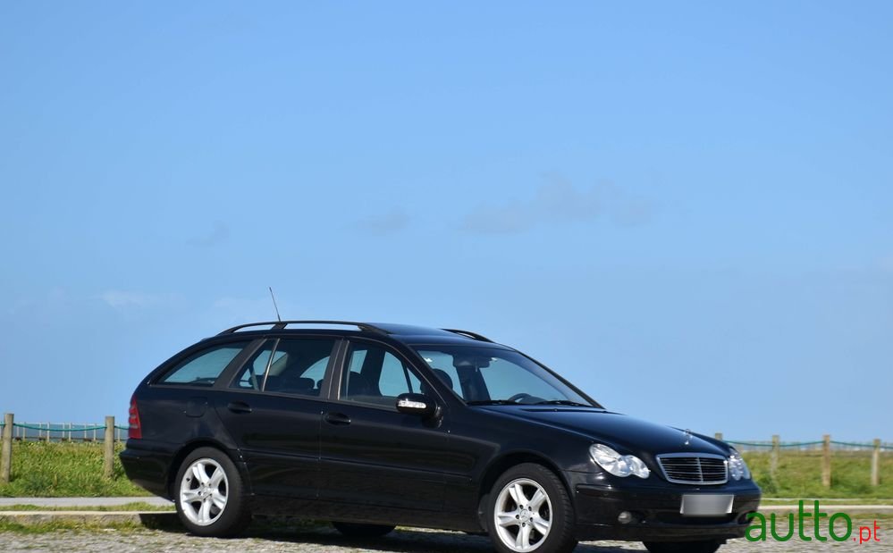 2002' Mercedes-Benz C 220 photo #1