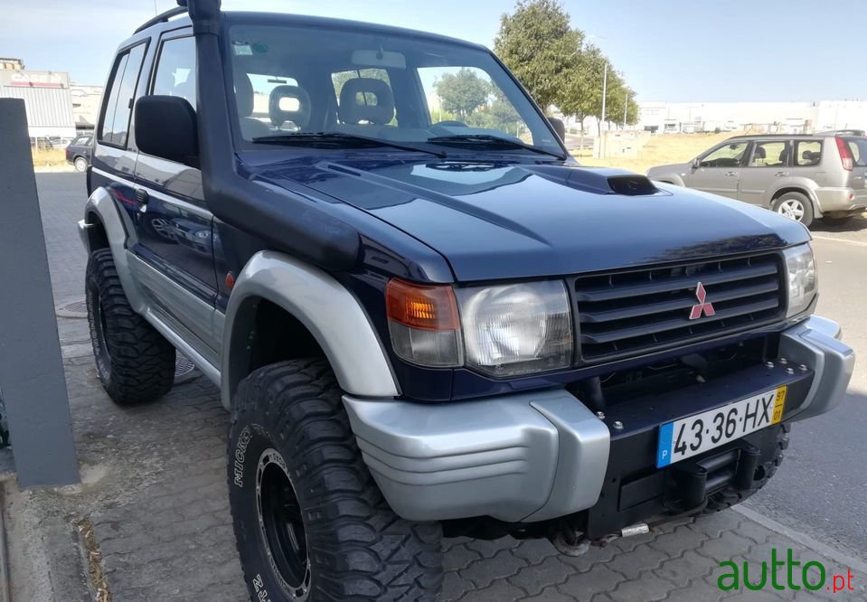 1997' Mitsubishi Pajero photo #3