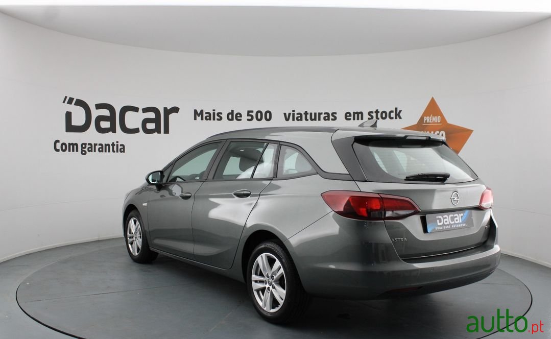 2017' Opel Astra Sports Tourer photo #4