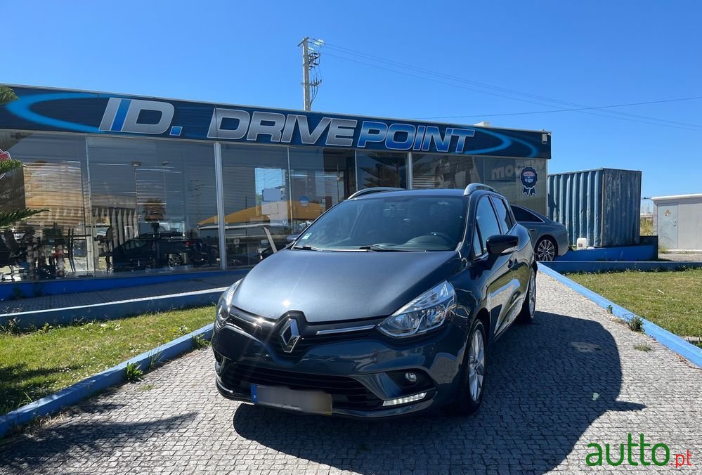 2018' Renault Clio Sport Tourer photo #2