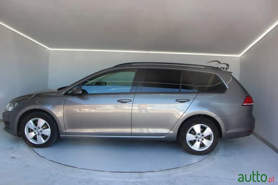 2014' Volkswagen Golf Variant photo #3