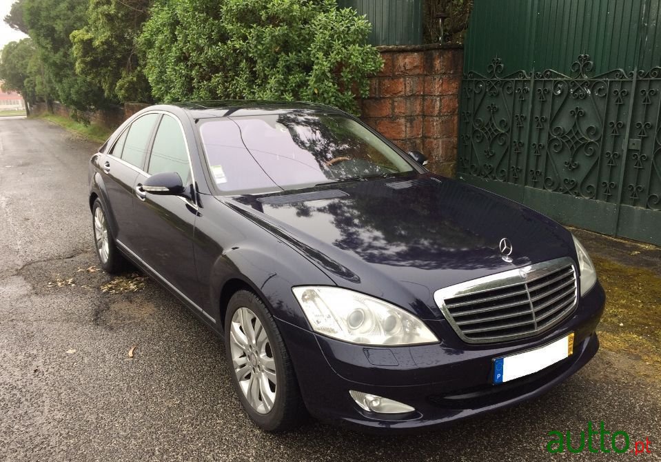 2009' Mercedes-Benz S-320 photo #1