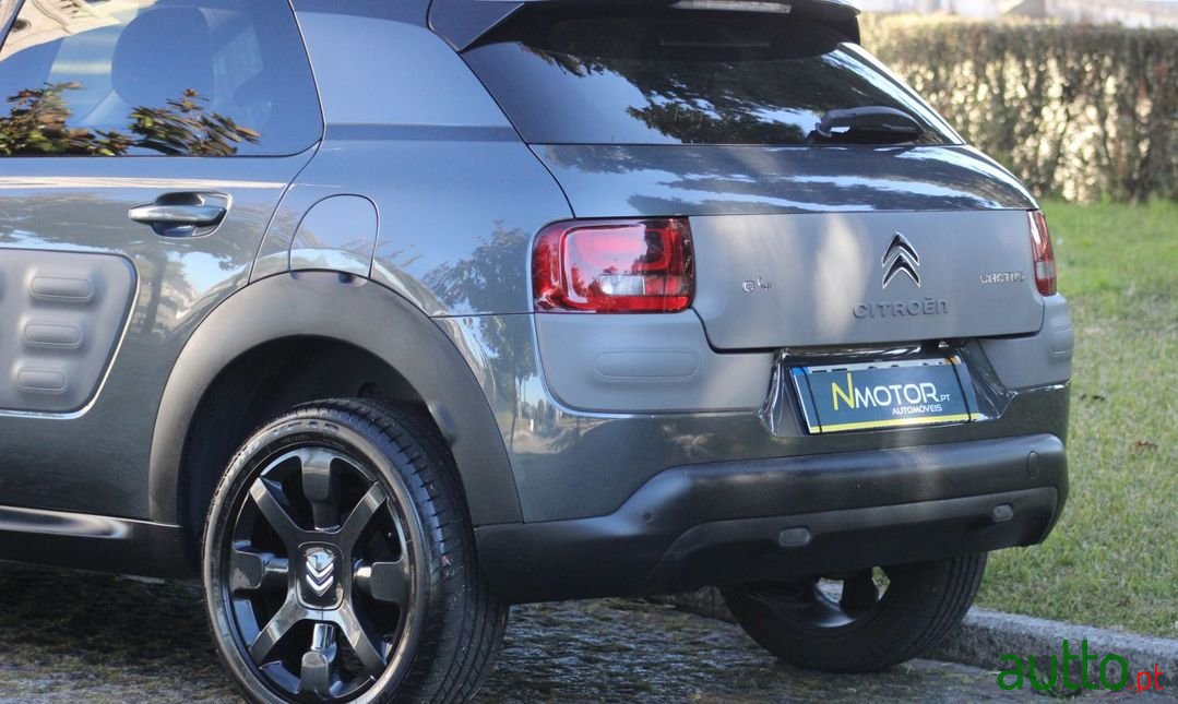 2015' Citroen C4 Cactus photo #4