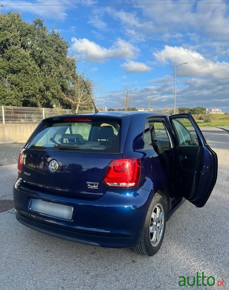 2010' Volkswagen Polo photo #3