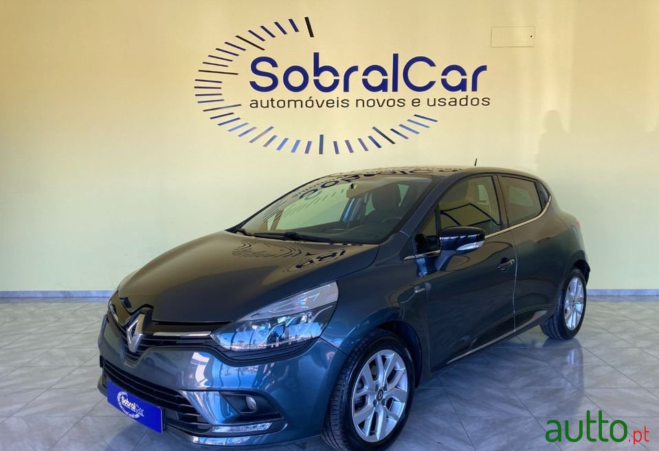 2019' Renault Clio photo #1