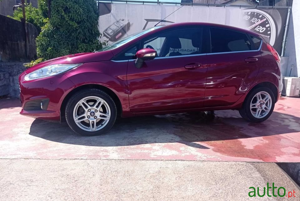 2012' Ford Fiesta photo #4