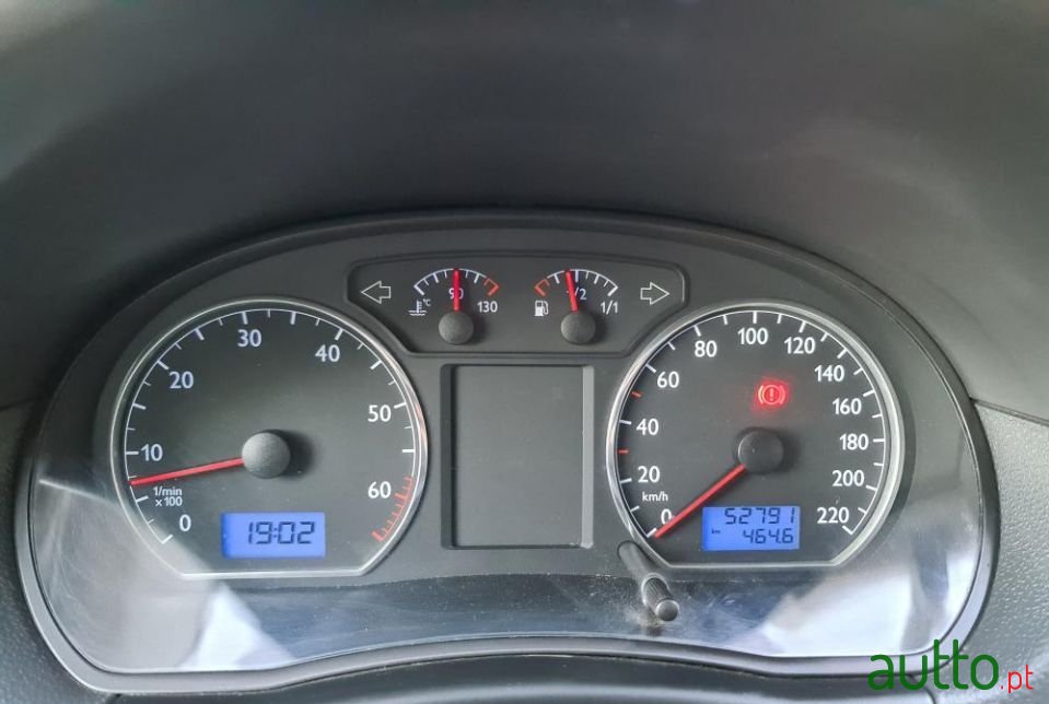 2004' Volkswagen Polo photo #6