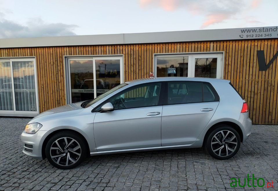 2014' Volkswagen Golf photo #2