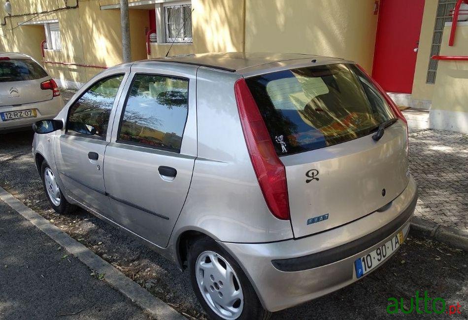 2002' Fiat Punto photo #3