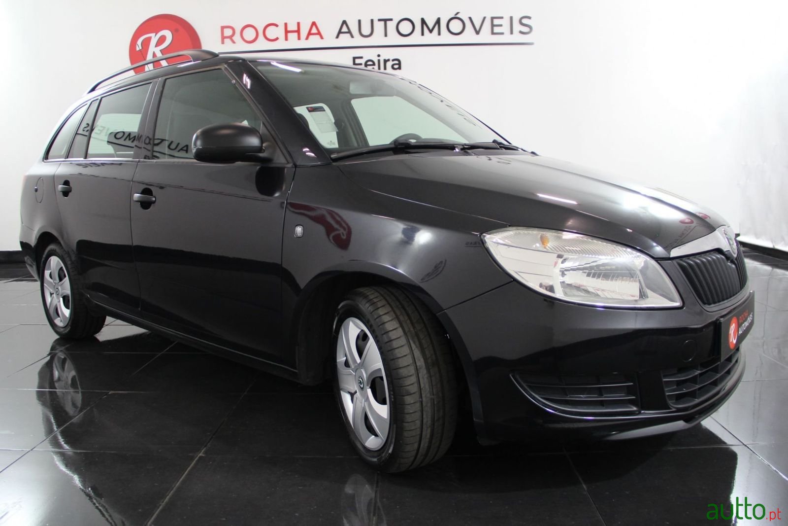 2011' Skoda Fabia Break photo #3