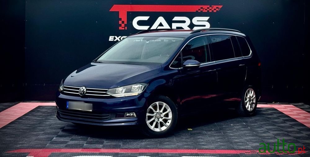 2019' Volkswagen Touran photo #1