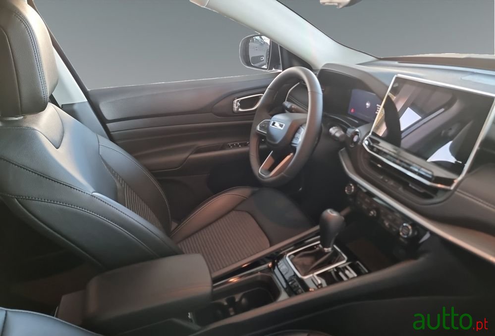 2024' Jeep Compass photo #3