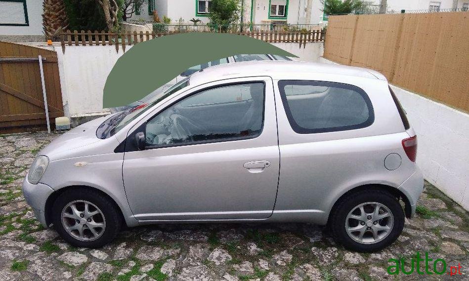 2001' Toyota Yaris 1.0 Vvti photo #1