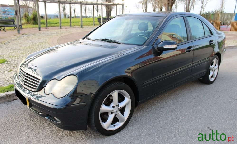 2002' Mercedes-Benz C 220 photo #1