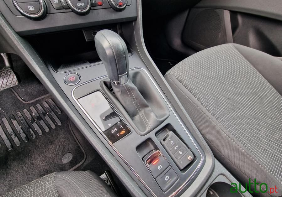 2019' SEAT Leon photo #6